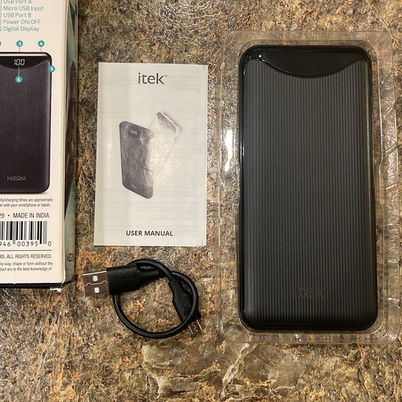 NEW in original box High-Capacity Quick Power Charger Bank wDigital Display - Picture 5 of 7